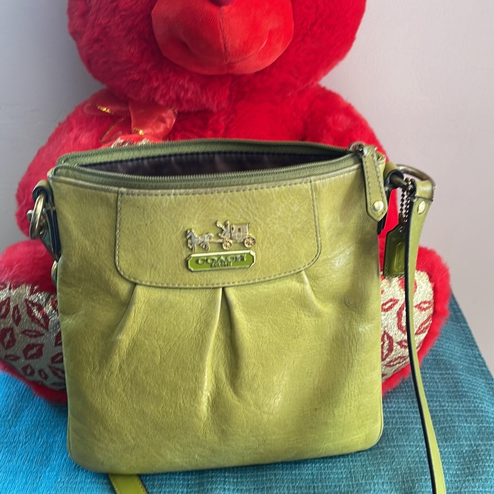 COACH Vintage Rare Shoulder Strap Bag. Gorgeous Beautiful. Perfect